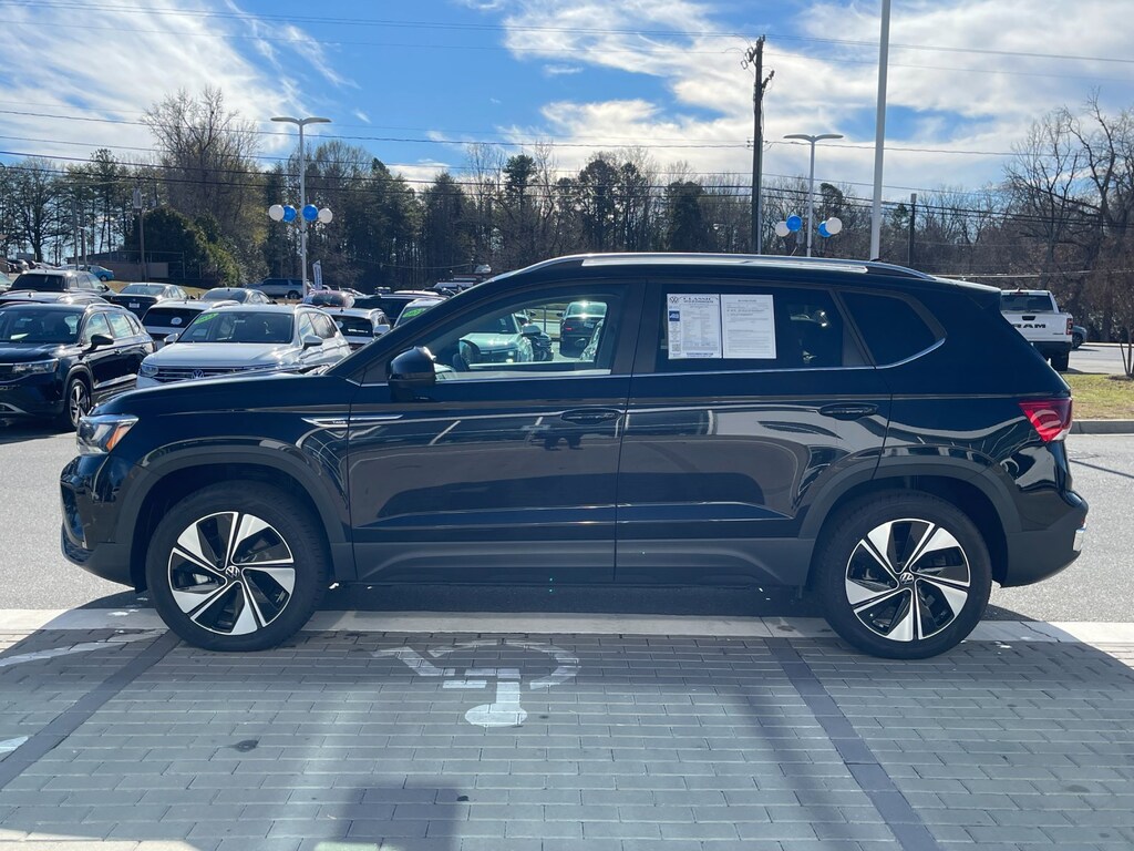 Certified 2024 Volkswagen Taos SE SE 4MOTION