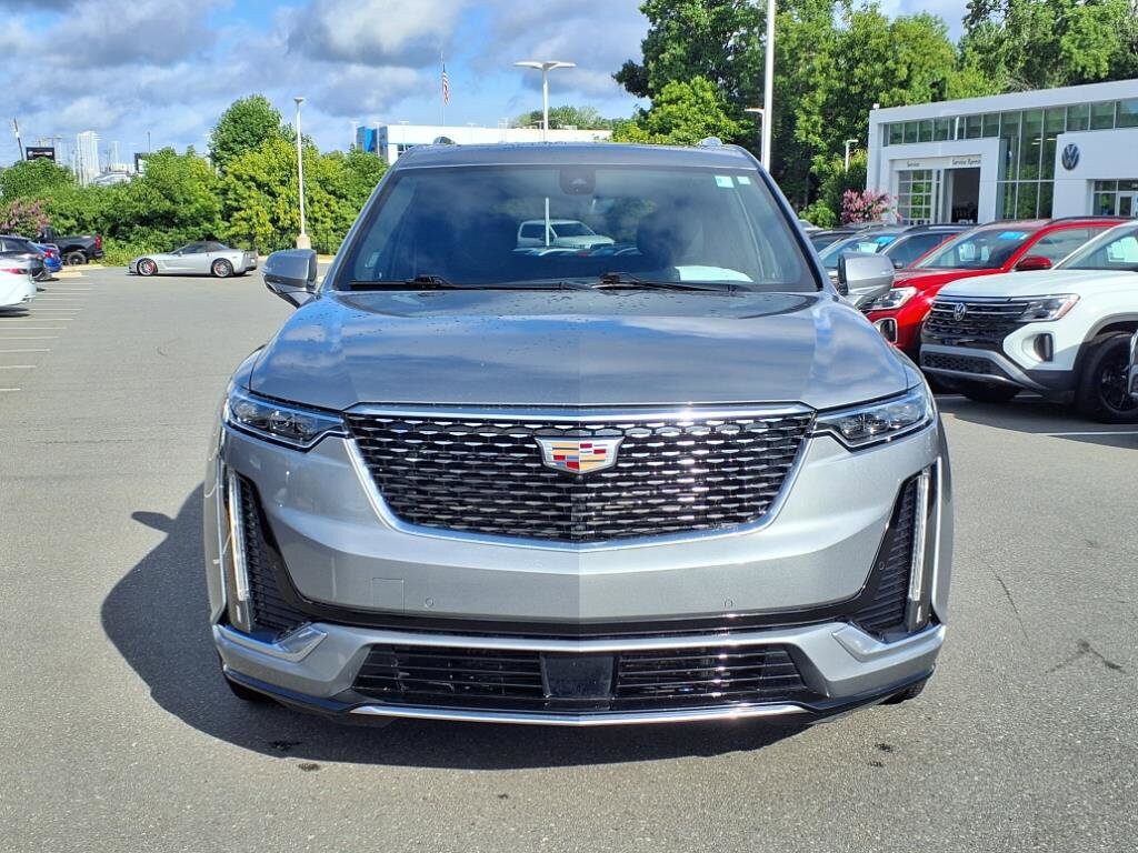 2023 Cadillac XT6 Premium Luxury photo 2