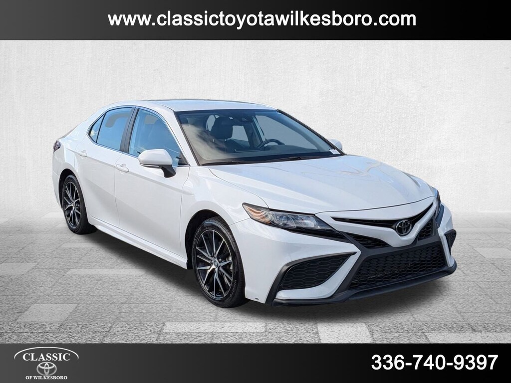 Used 2023 Toyota Camry SE SE Auto
