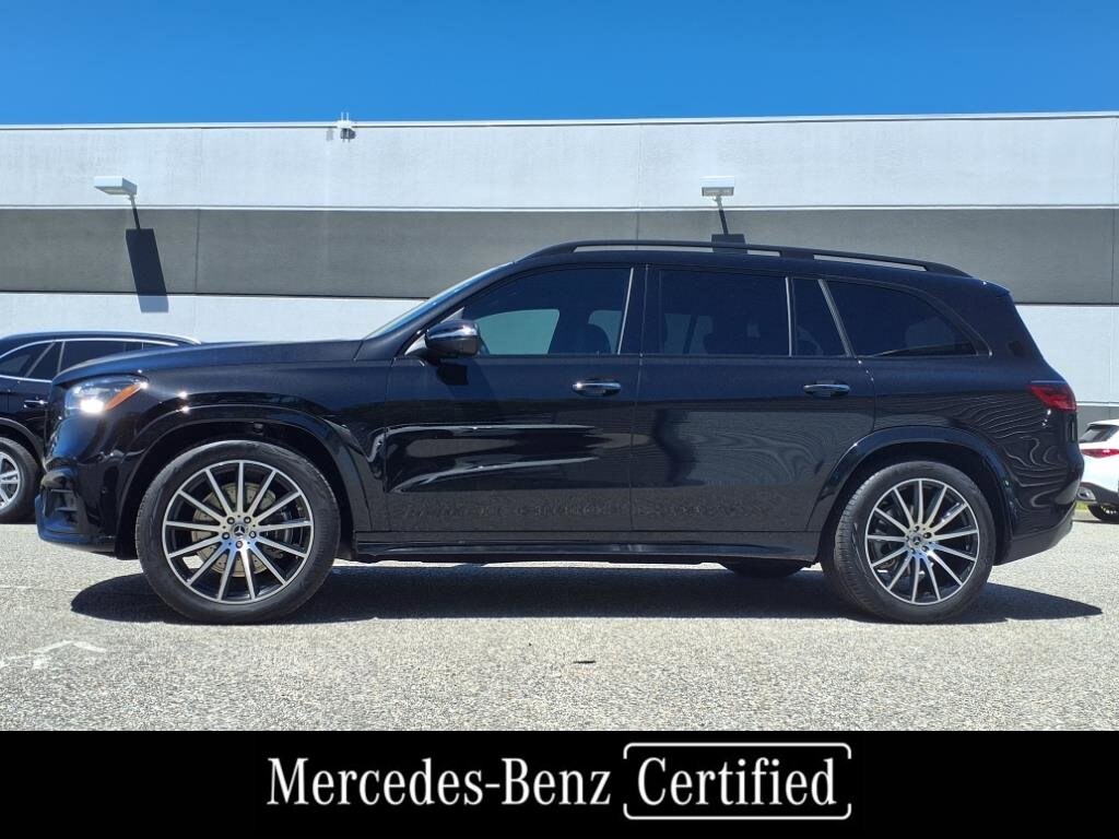 2025 Mercedes Benz GLS 450 4MATIC photo 4
