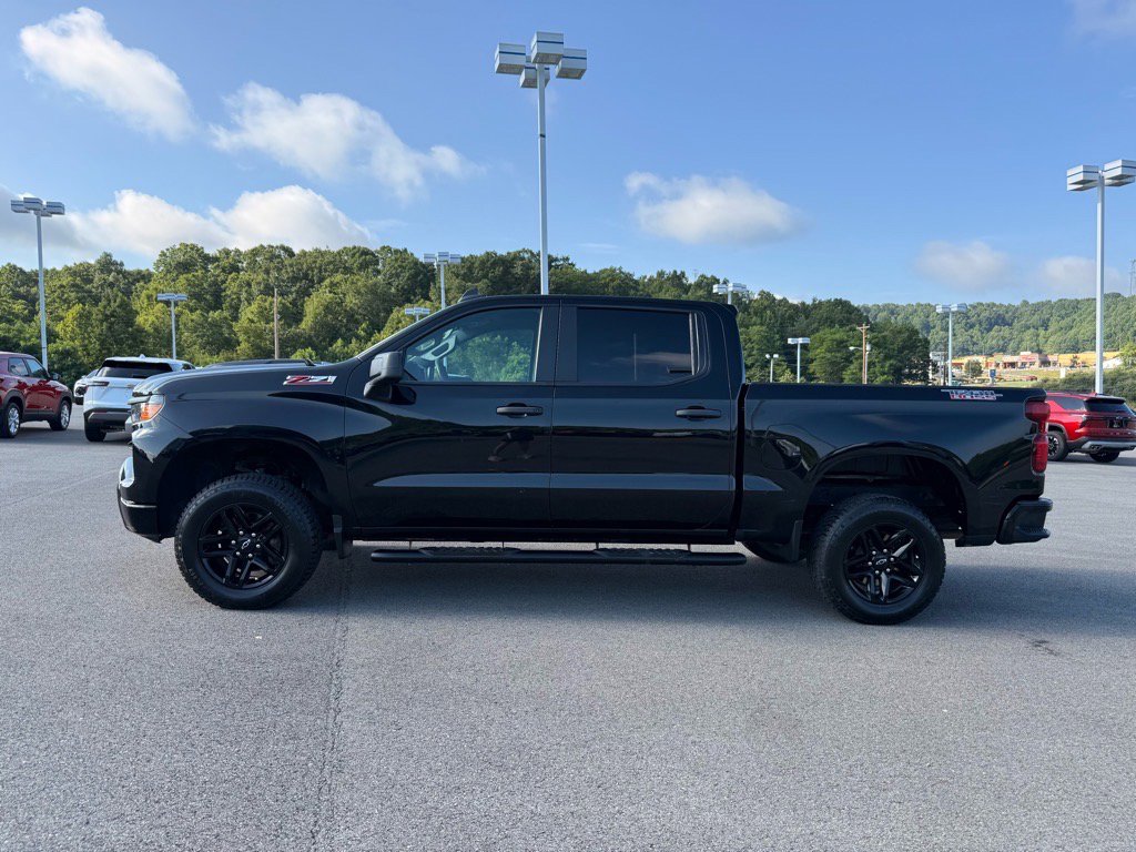 2023 Chevrolet Silverado 1500 Custom Trail Boss photo 2