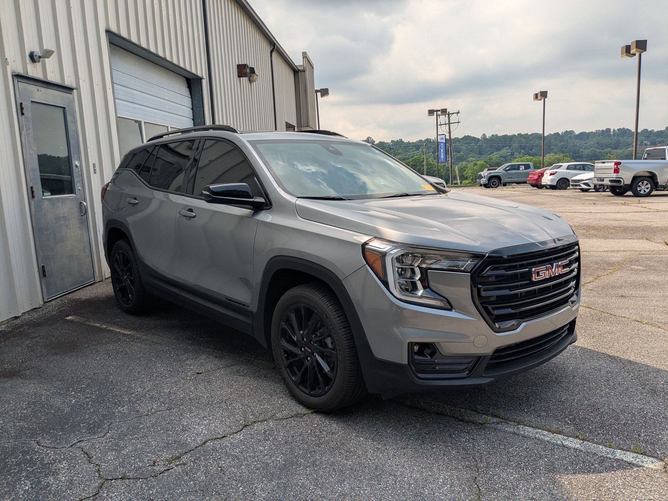 2024 Gmc Terrain SLT photo 3