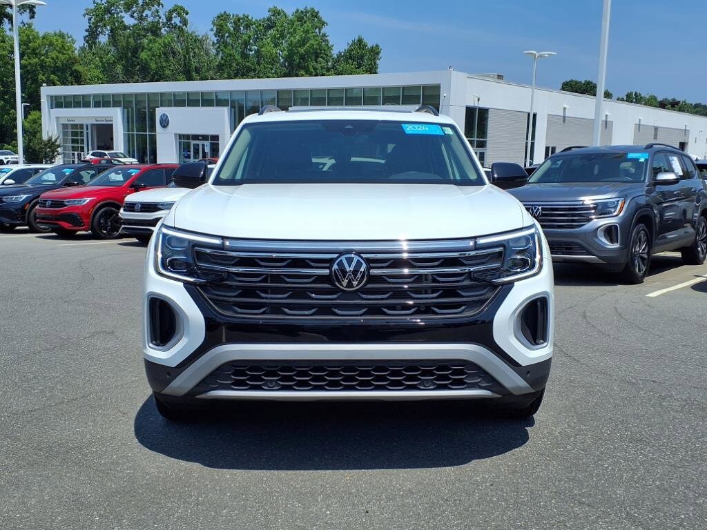 Certified 2024 Volkswagen Atlas 2.0T Peak Edition SE w/Technology 2.0T Peak Edition SE w/Technology 4MOTION