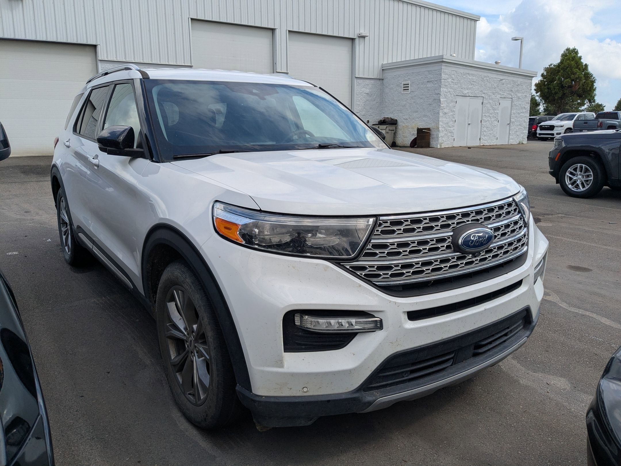 2021 Ford Explorer Limited photo 2