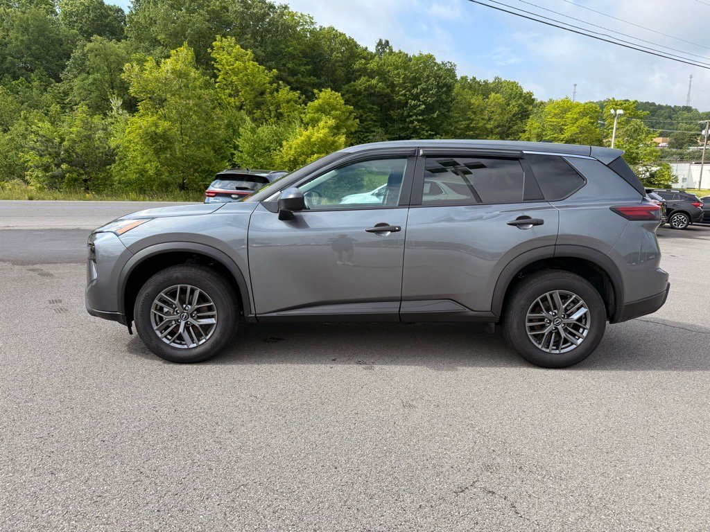 2025 Nissan Rogue S AWD photo 2