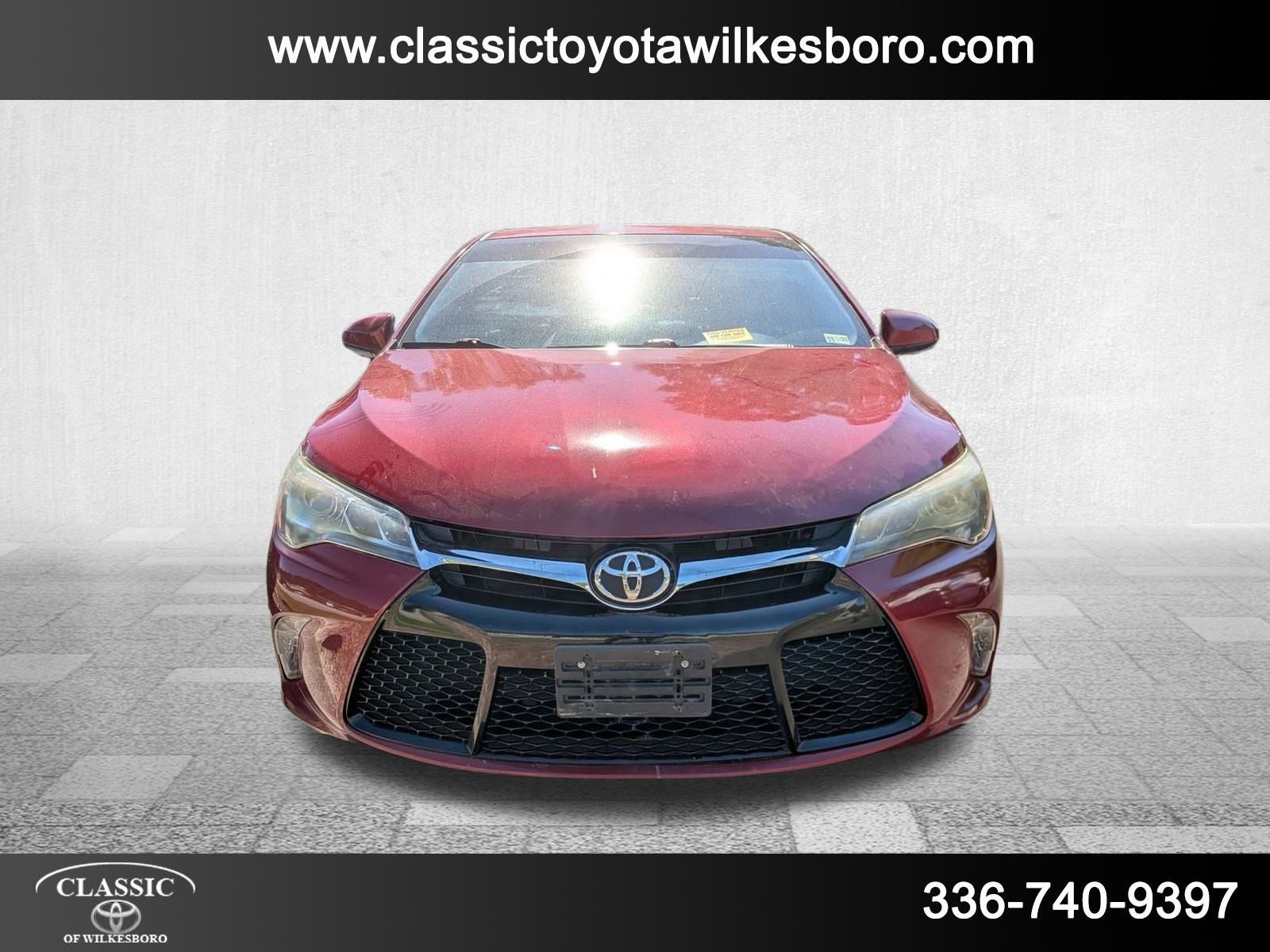 2015 Toyota Camry XSE photo 2