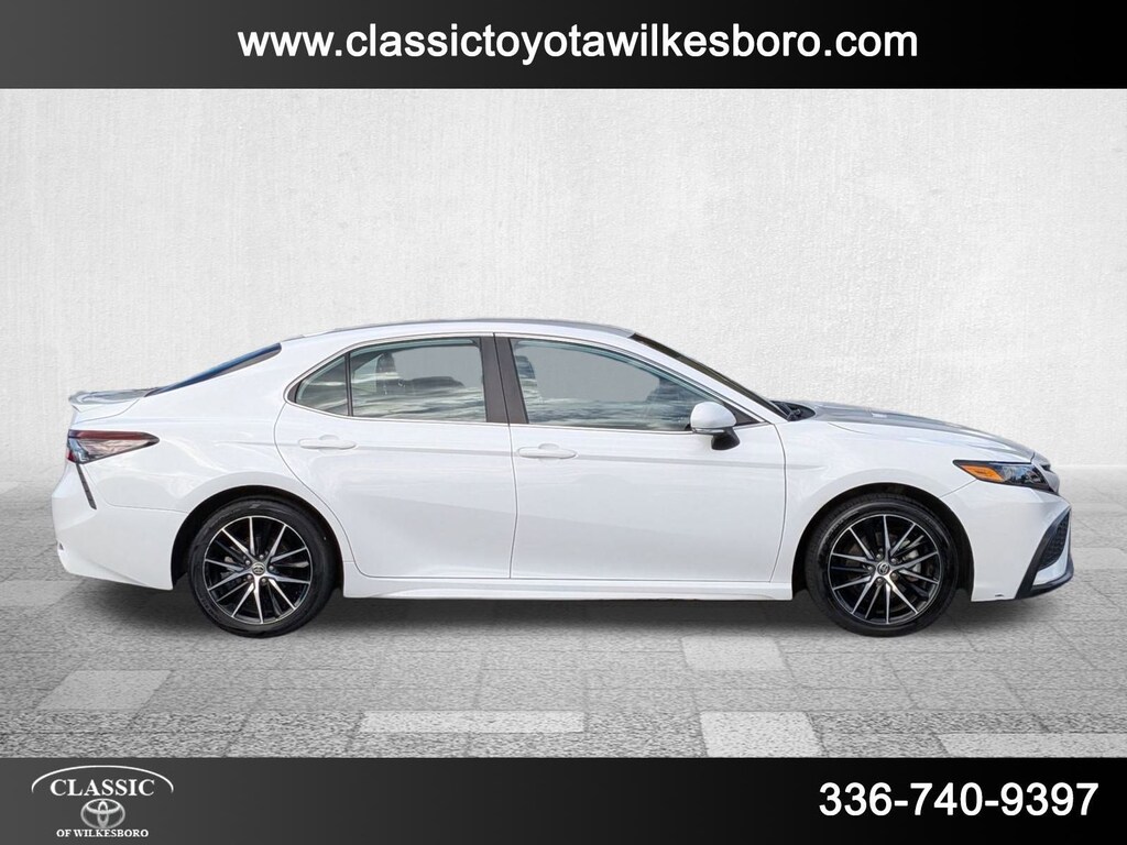 Used 2023 Toyota Camry SE SE Auto