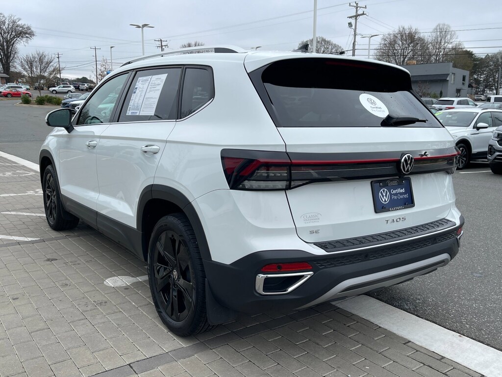 Certified 2025 Volkswagen Taos SE SE FWD