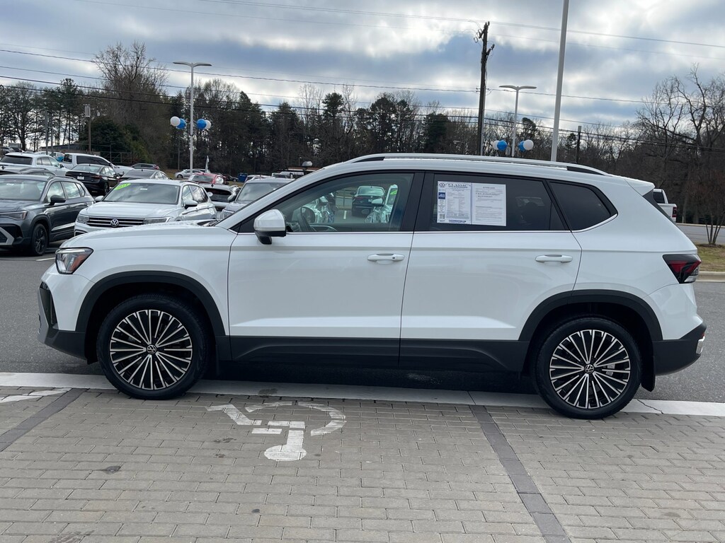 Certified 2025 Volkswagen Taos SE SE FWD
