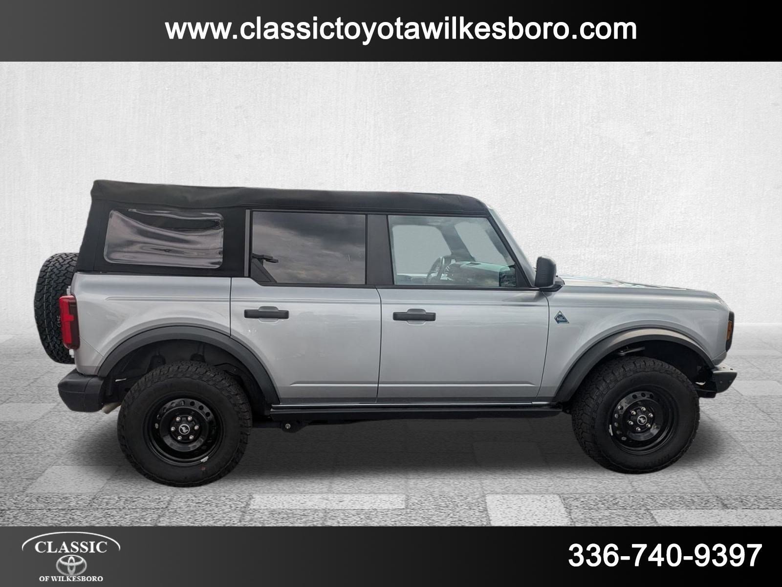 2023 Ford Bronco Black Diamond photo 4