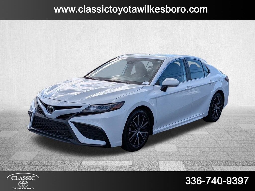 Used 2023 Toyota Camry SE SE Auto