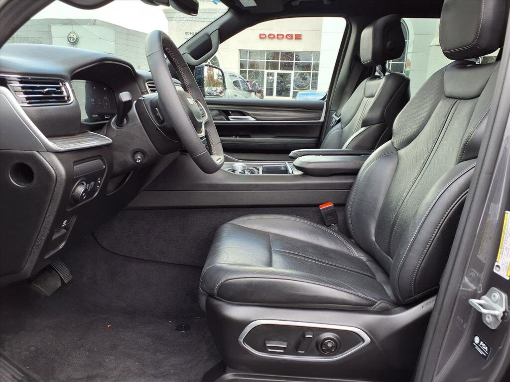 Used 2023 Jeep Wagoneer L Series II Series II 4x4