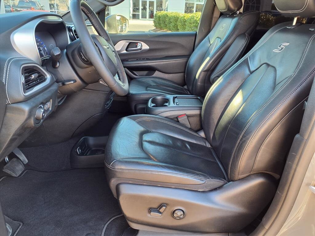 Used 2022 Chrysler Pacifica Touring L Touring L FWD