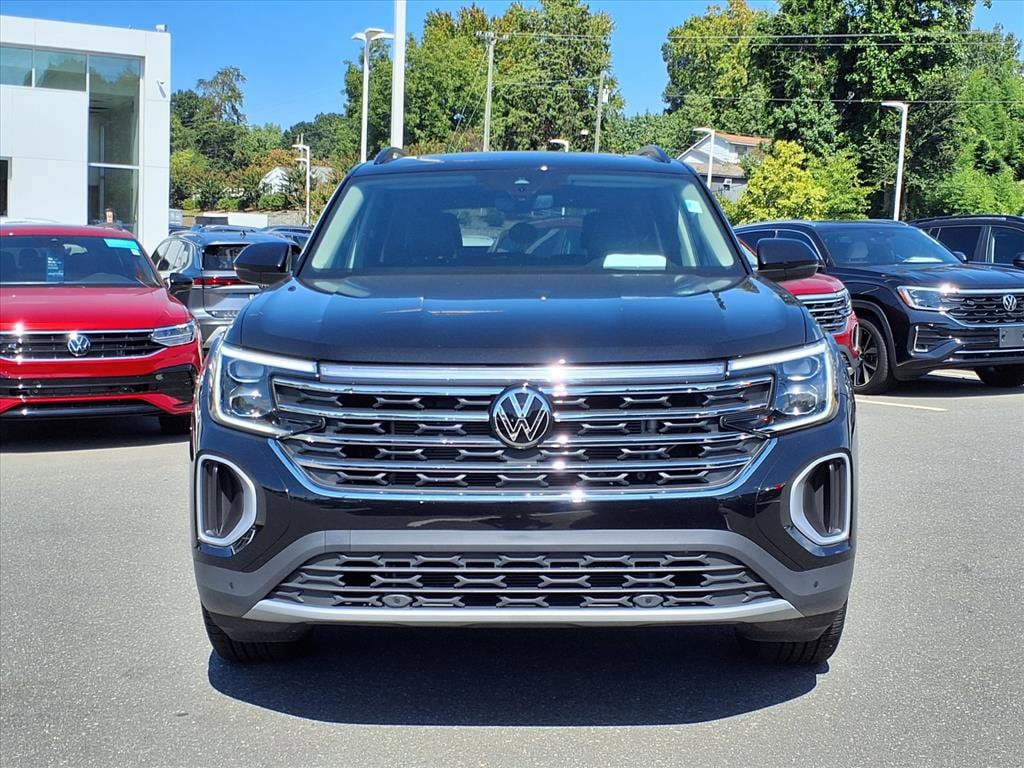 Certified 2025 Volkswagen Atlas 2.0T SE w/Technology 2.0T SE w/Technology FWD