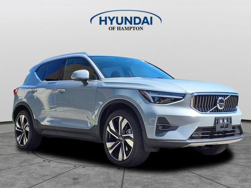 Used 2024 Volvo XC40 Ultimate Bright Theme B5 AWD Ultimate Bright Theme