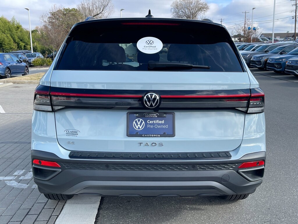 Certified 2025 Volkswagen Taos SE Black SE Black FWD