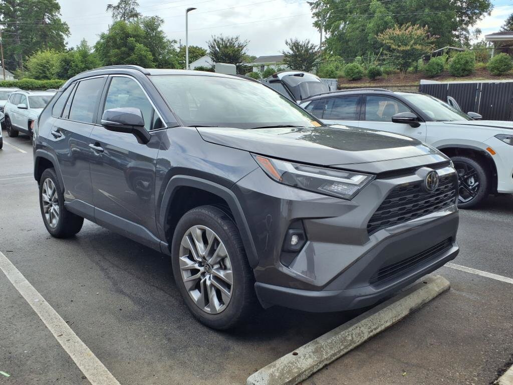 2023 Toyota RAV4 XLE Premium photo 3