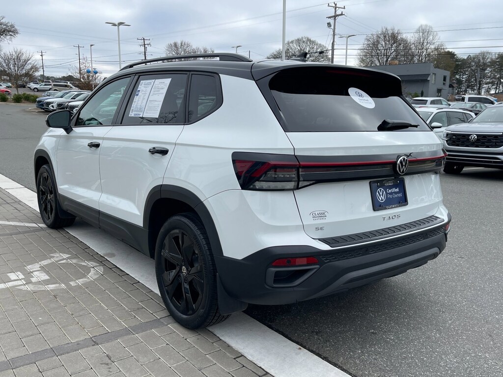 Certified 2025 Volkswagen Taos SE Black SE Black FWD