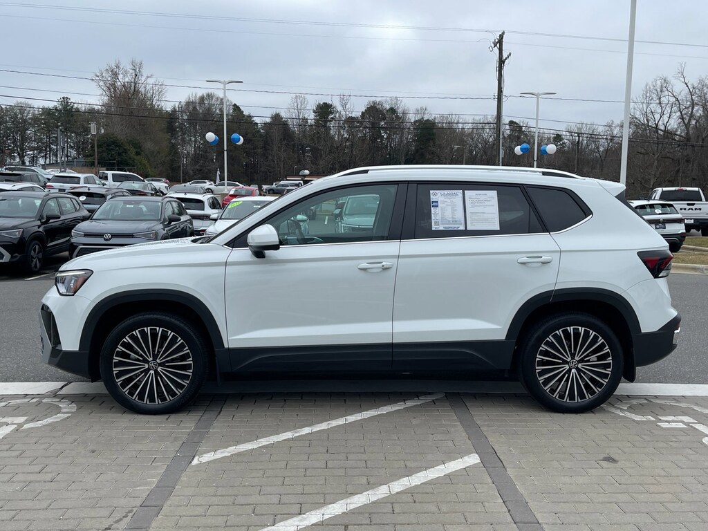Certified 2025 Volkswagen Taos SE SE FWD