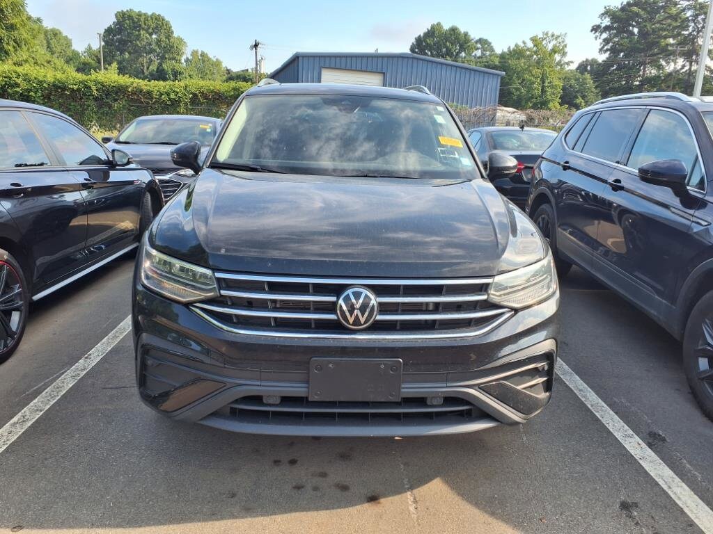 2024 Volkswagen Tiguan SE Wolfsburg Edition photo 2