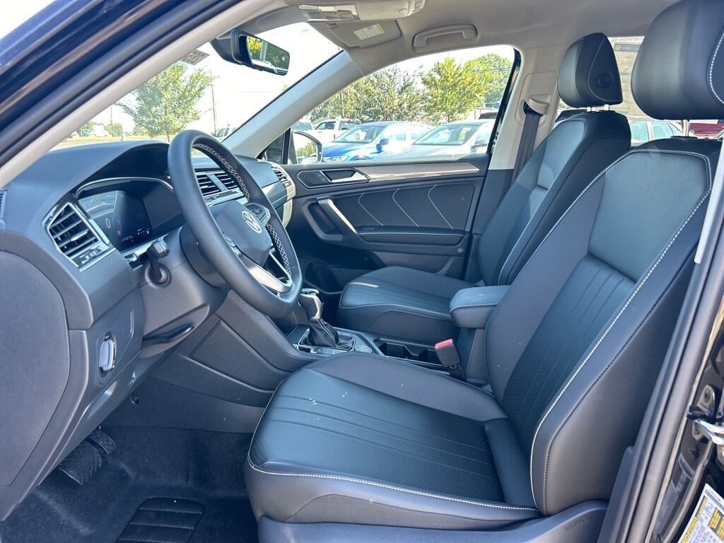 Used 2024 Volkswagen Tiguan SE 2.0T SE 4MOTION