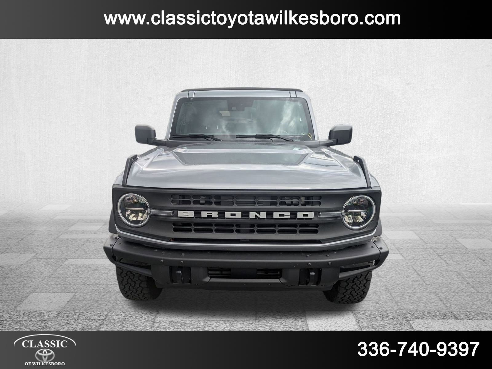 2023 Ford Bronco Black Diamond photo 2