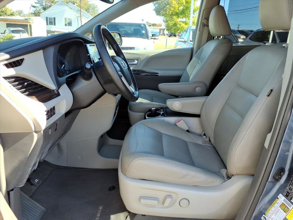 Used 2015 Toyota Sienna XLE Van