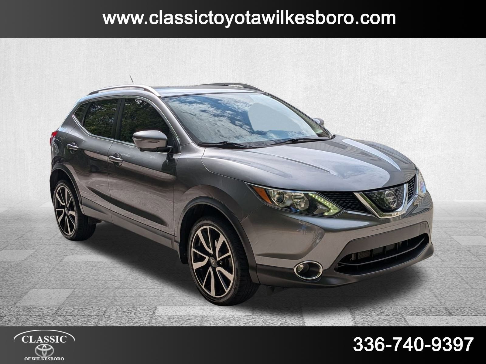 2018 Nissan Rogue Sport SL photo 2