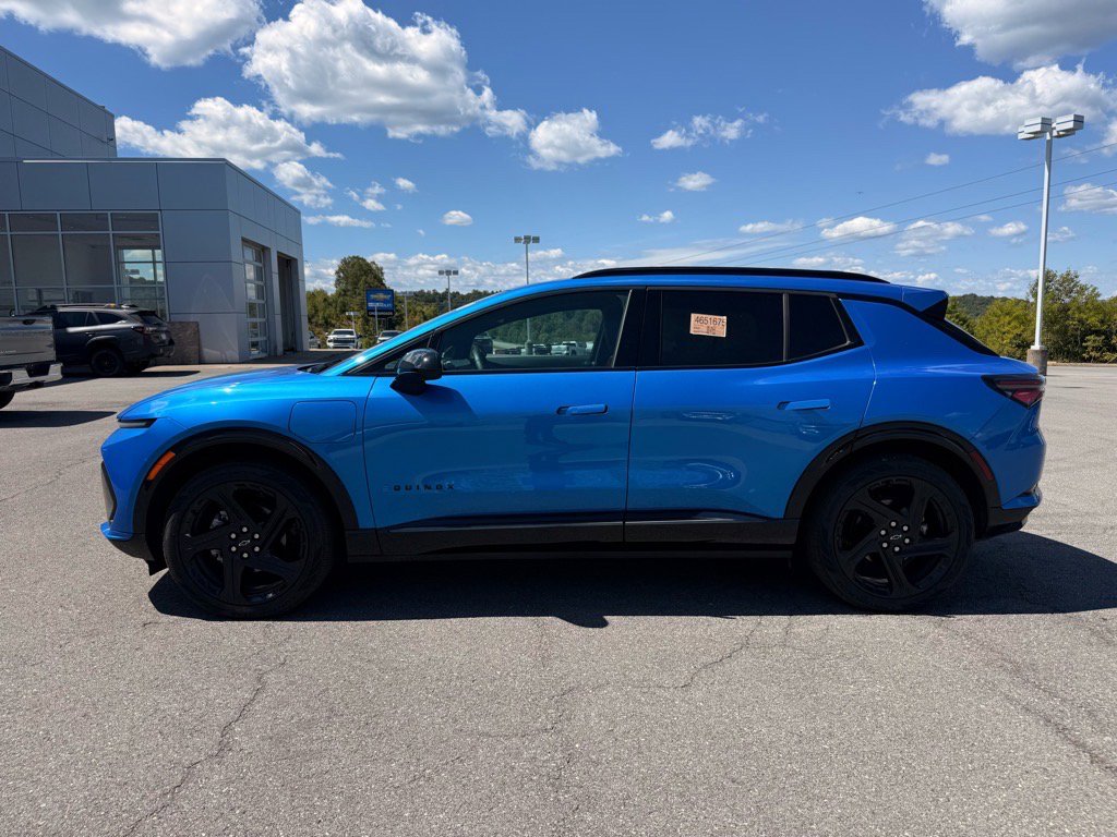 2025 Chevrolet Equinox EV 3RS photo 2