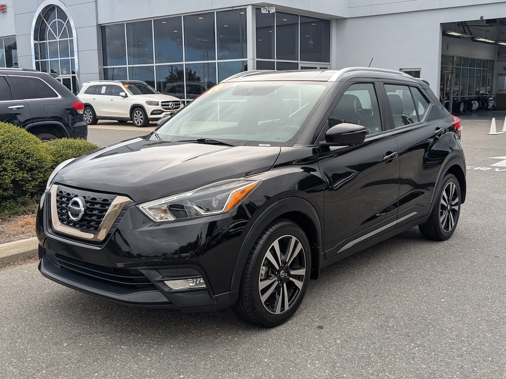 Used 2019 Nissan Kicks SR SR FWD