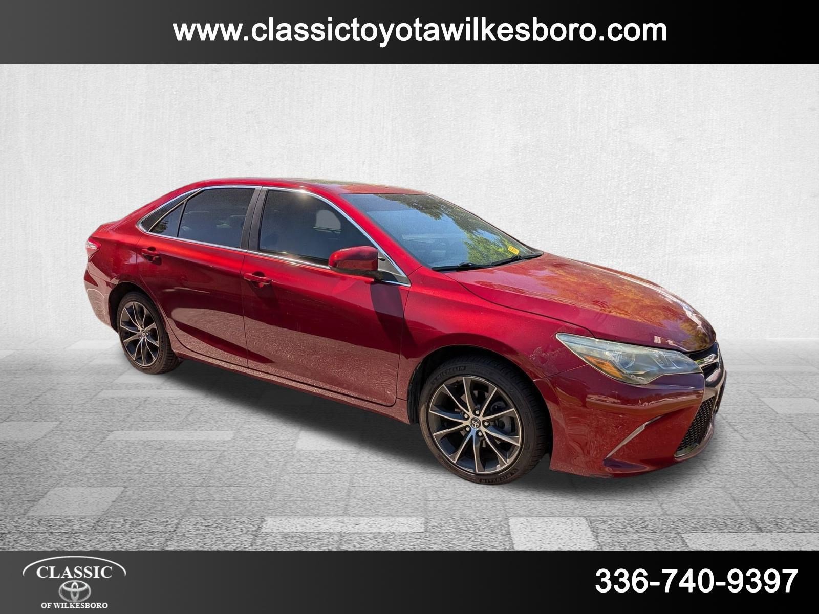 2015 Toyota Camry XSE photo 4