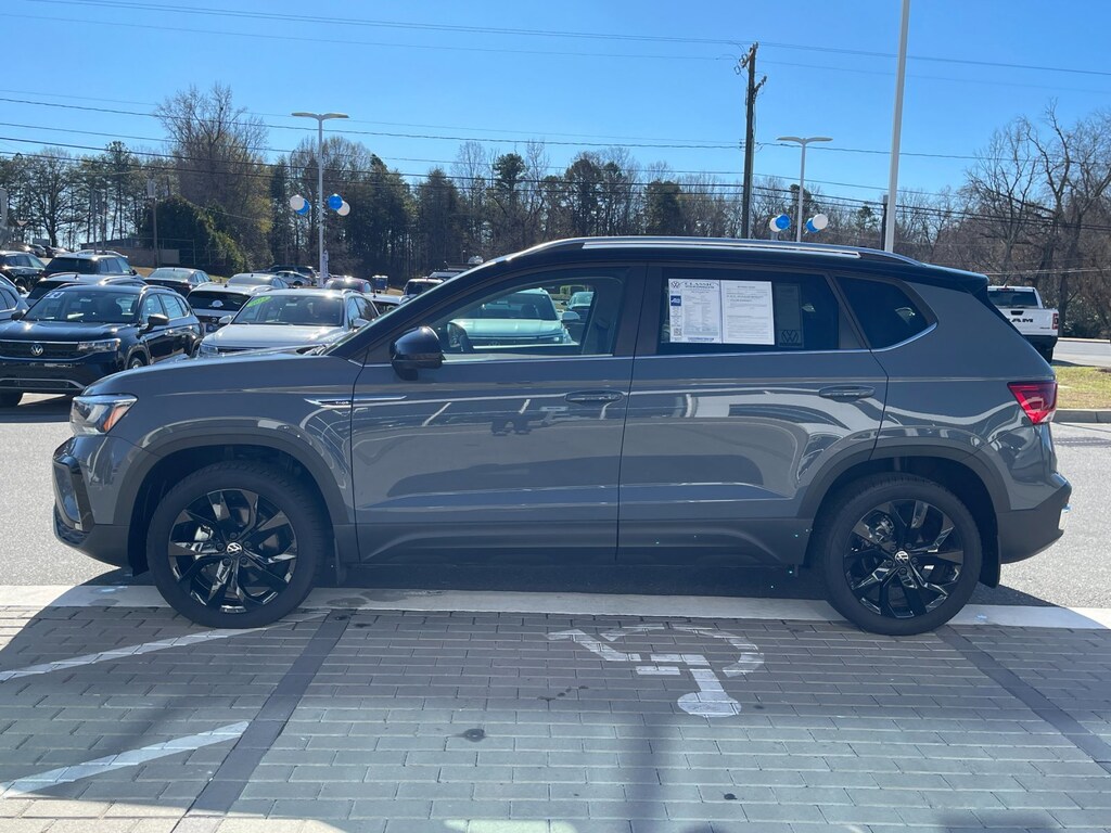 Certified 2024 Volkswagen Taos SE SE 4MOTION