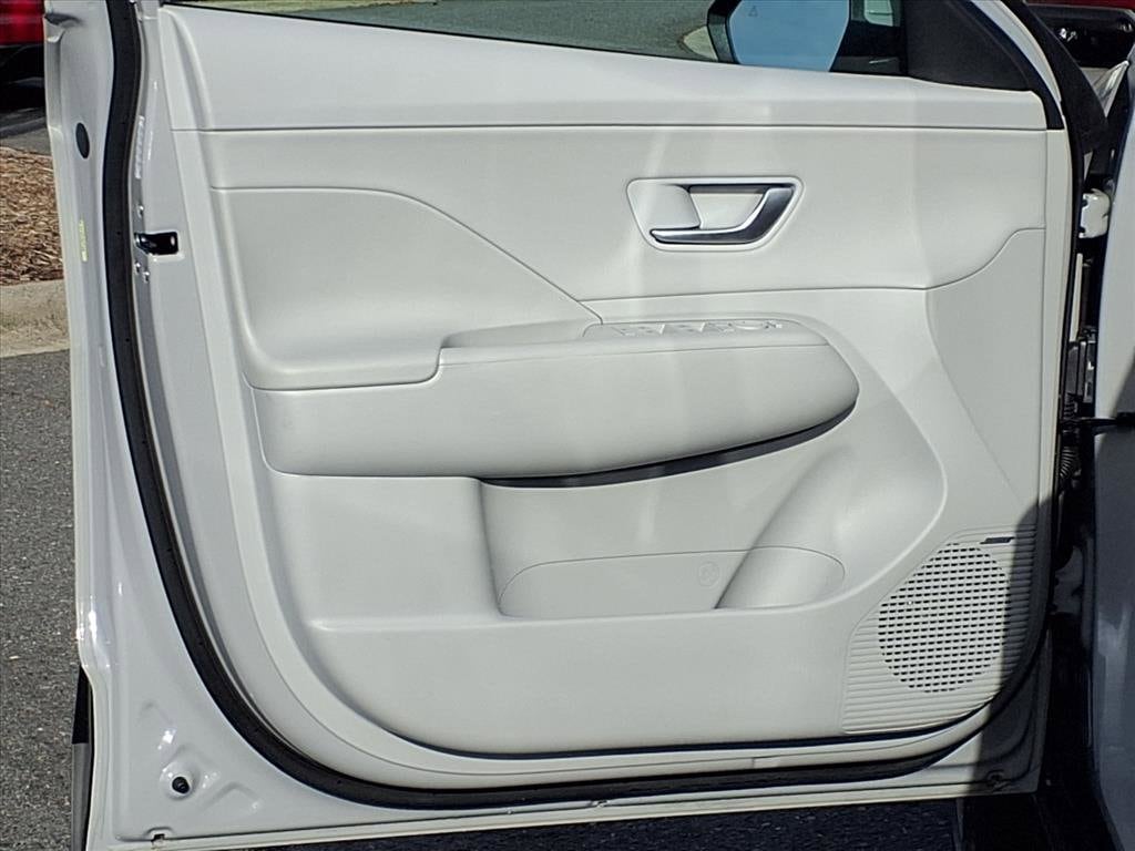 Used 2024 Hyundai Kona Limited Limited FWD