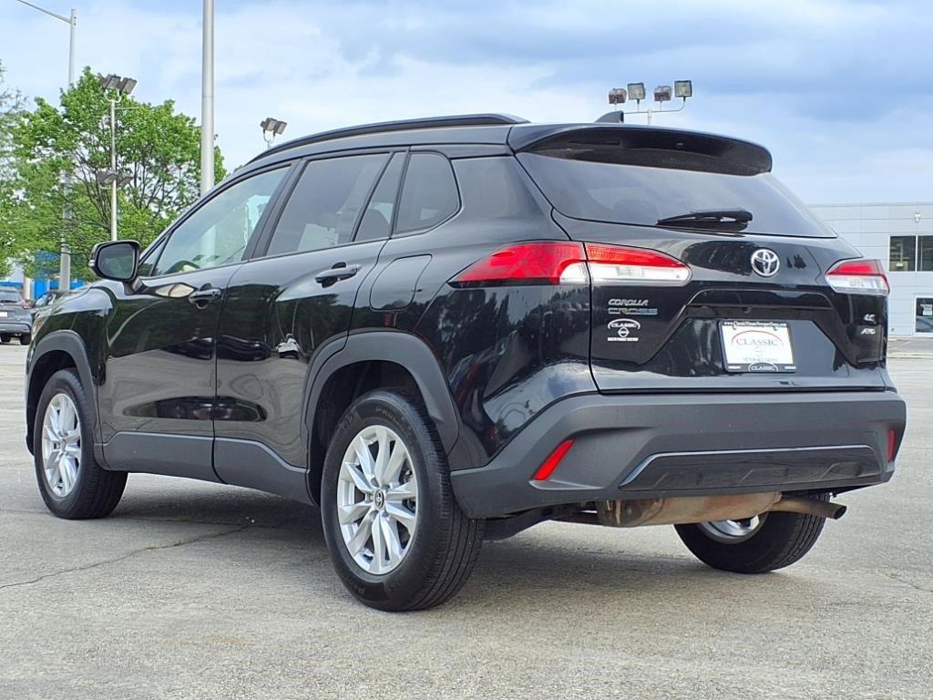 2022 Toyota Corolla Cross LE photo 4
