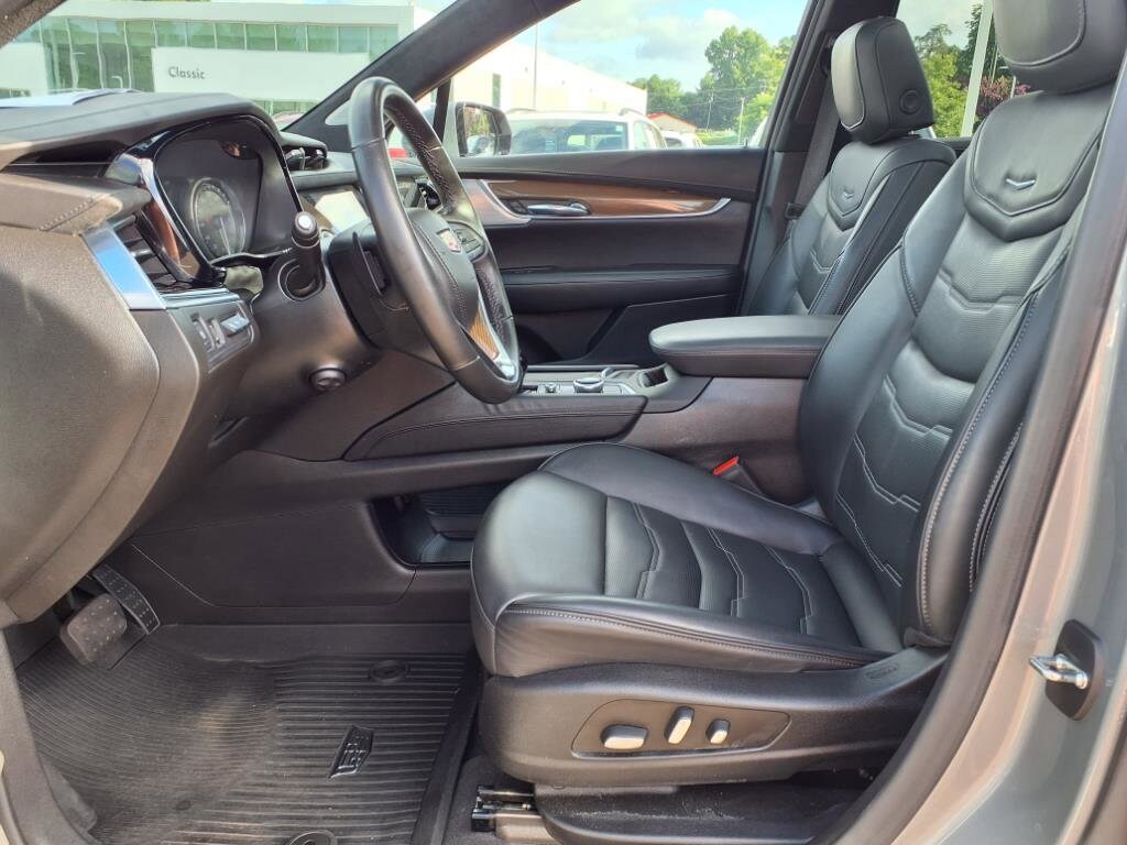 2023 Cadillac XT6 Premium Luxury photo 3