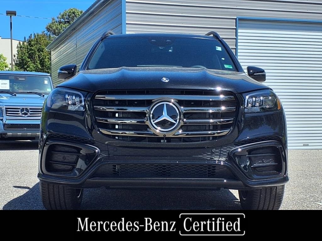 2025 Mercedes Benz GLS 450 4MATIC photo 4