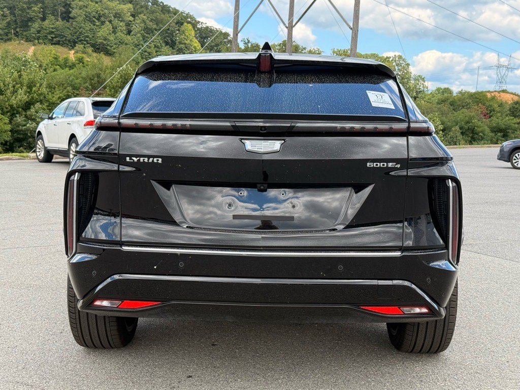 2024 Cadillac Lyriq Luxury photo 4