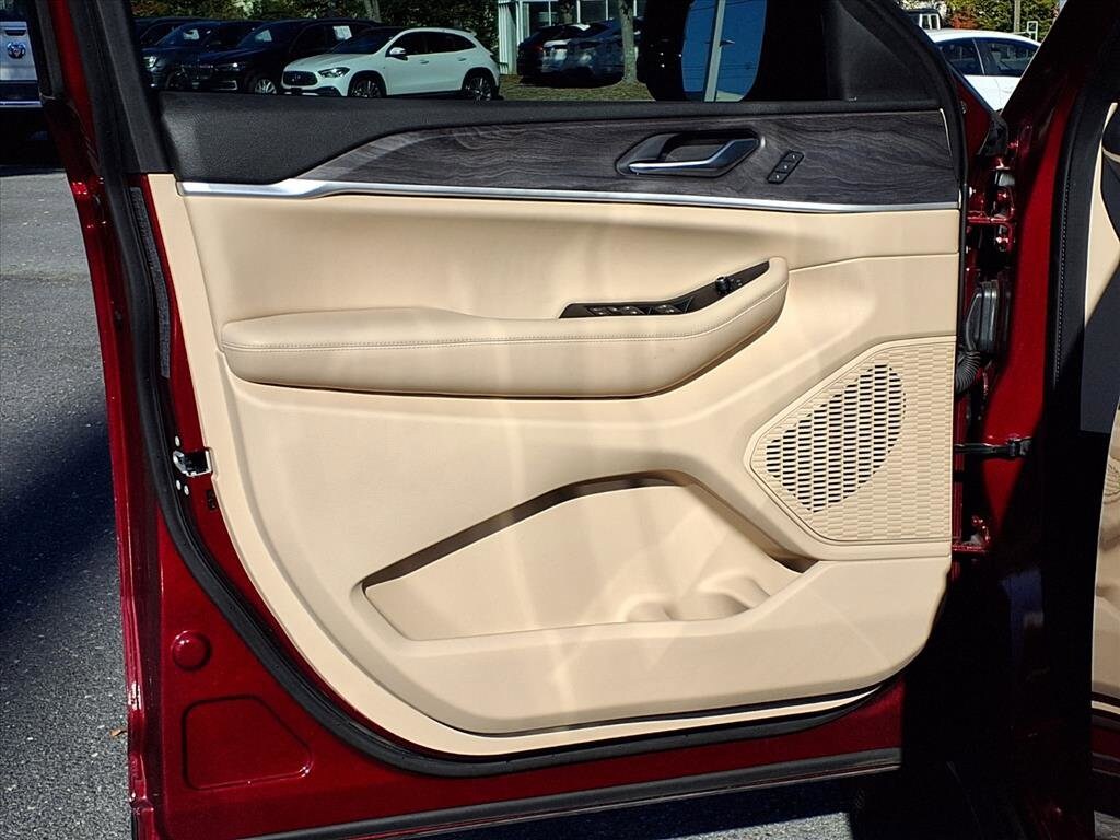 Used 2023 Jeep Grand Cherokee Limited Limited 4x2