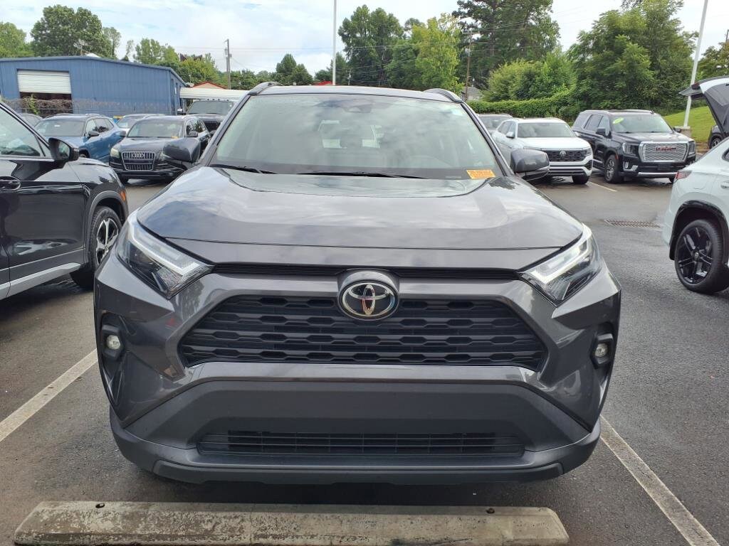 2023 Toyota RAV4 XLE Premium photo 2