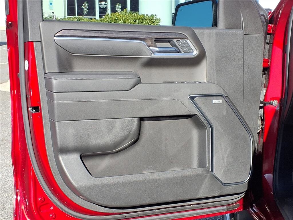 Used 2025 Chevrolet Silverado 1500 LTZ 4WD Crew Cab 147 LTZ