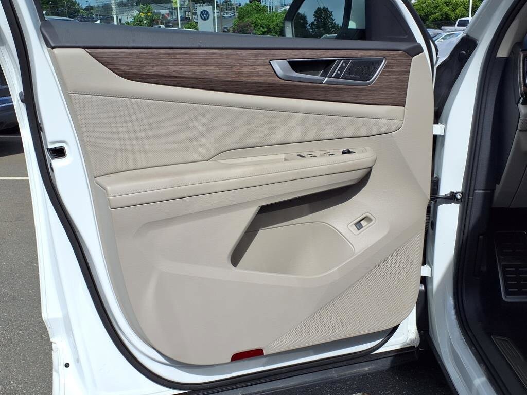 2024 Volkswagen Atlas SEL Premium R-Line photo 3