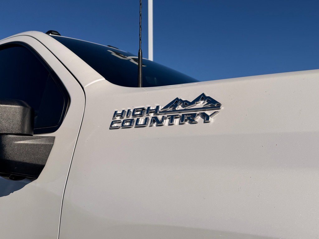 Used 2022 Chevrolet Silverado 2500HD High Country 4WD Crew Cab 159 High Country