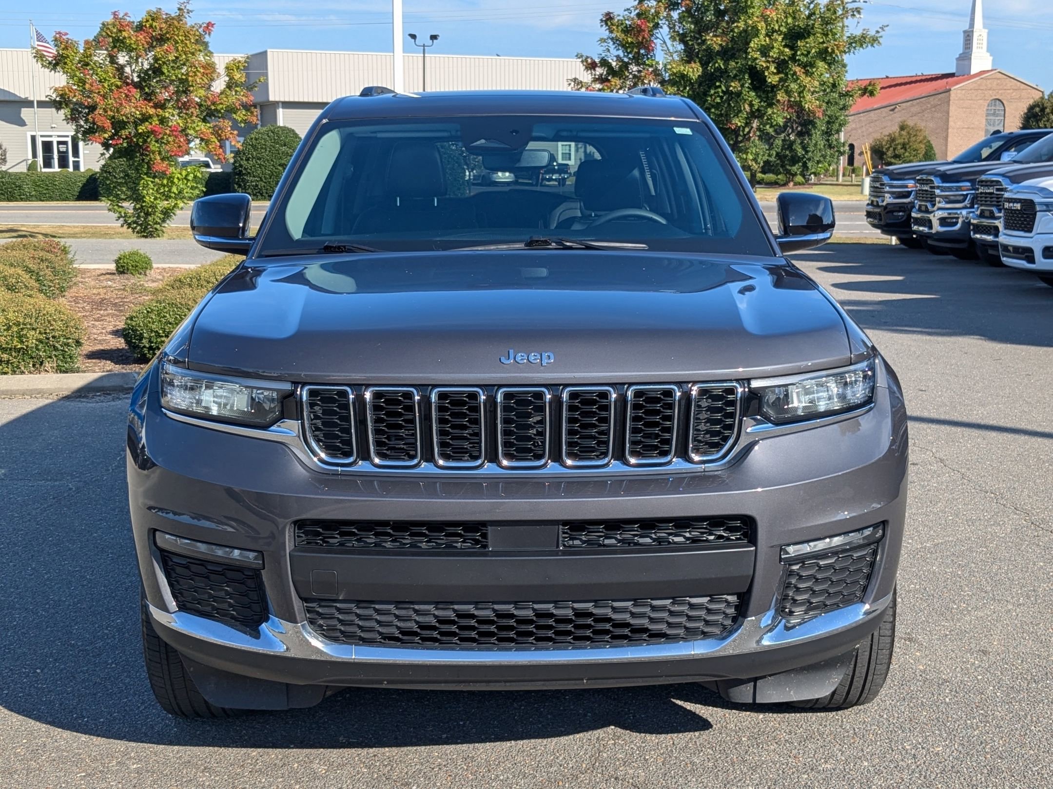 2023 Jeep Grand Cherokee Limited photo 2