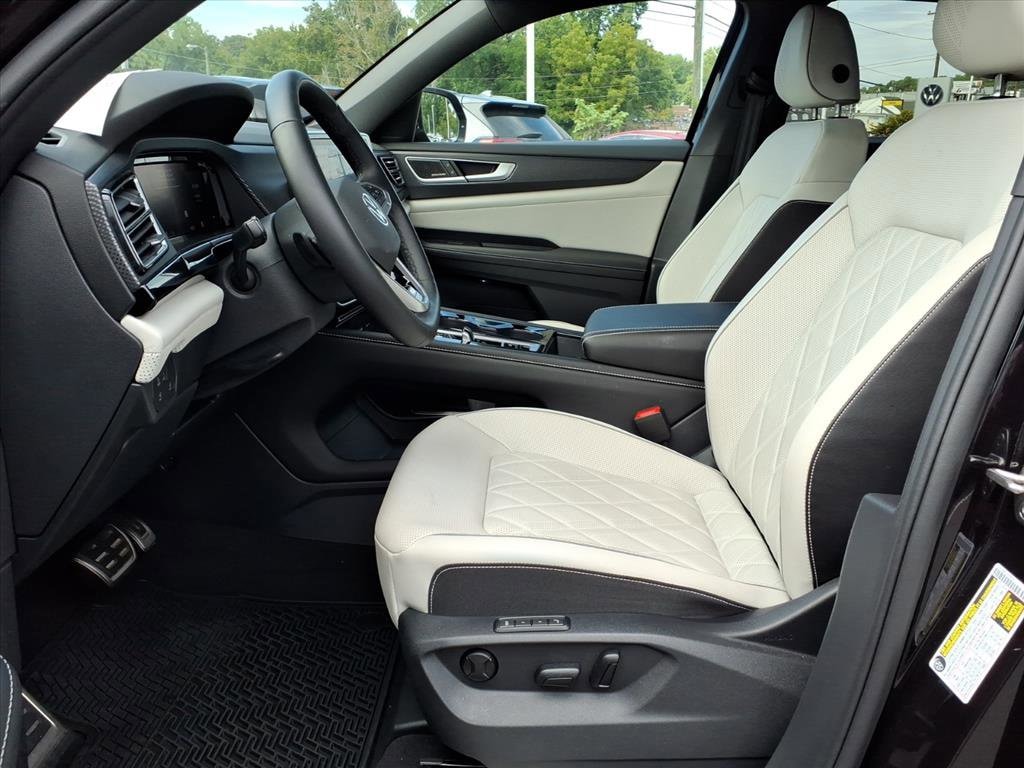 Certified 2025 Volkswagen Atlas Cross Sport 2.0T SEL Premium R-Line 2.0T SEL Premium R-Line 4MOTION