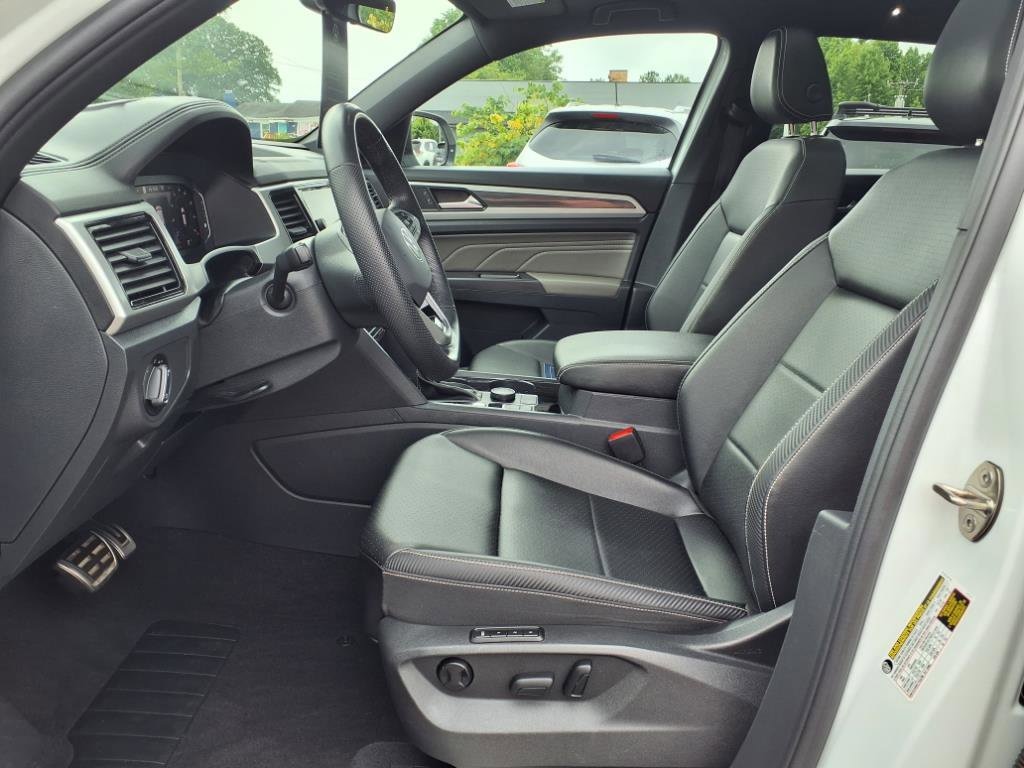 Certified 2023 Volkswagen Atlas Cross Sport 2.0T SEL R-Line Black 2.0T SEL R-Line Black 4MOTION