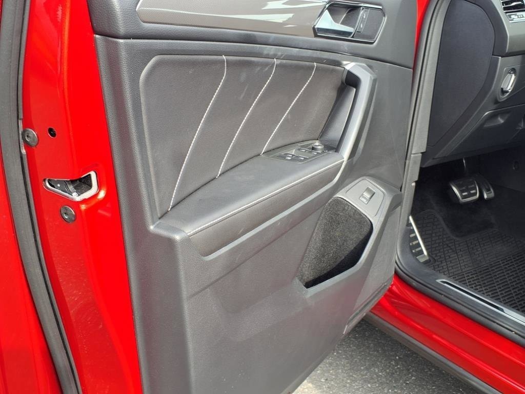 Certified 2024 Volkswagen Tiguan SE R-Line Black 2.0T SE R-Line Black FWD