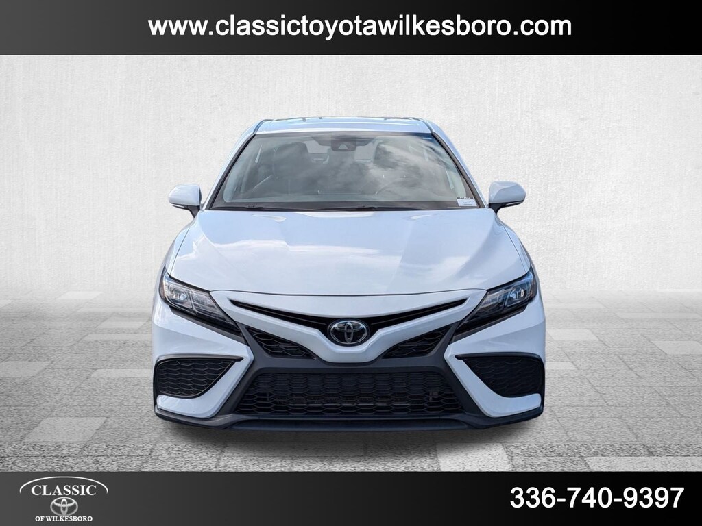 Used 2023 Toyota Camry SE SE Auto