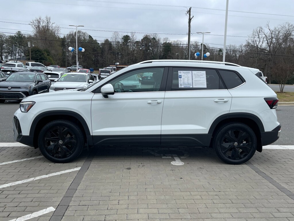 Certified 2025 Volkswagen Taos SE SE FWD