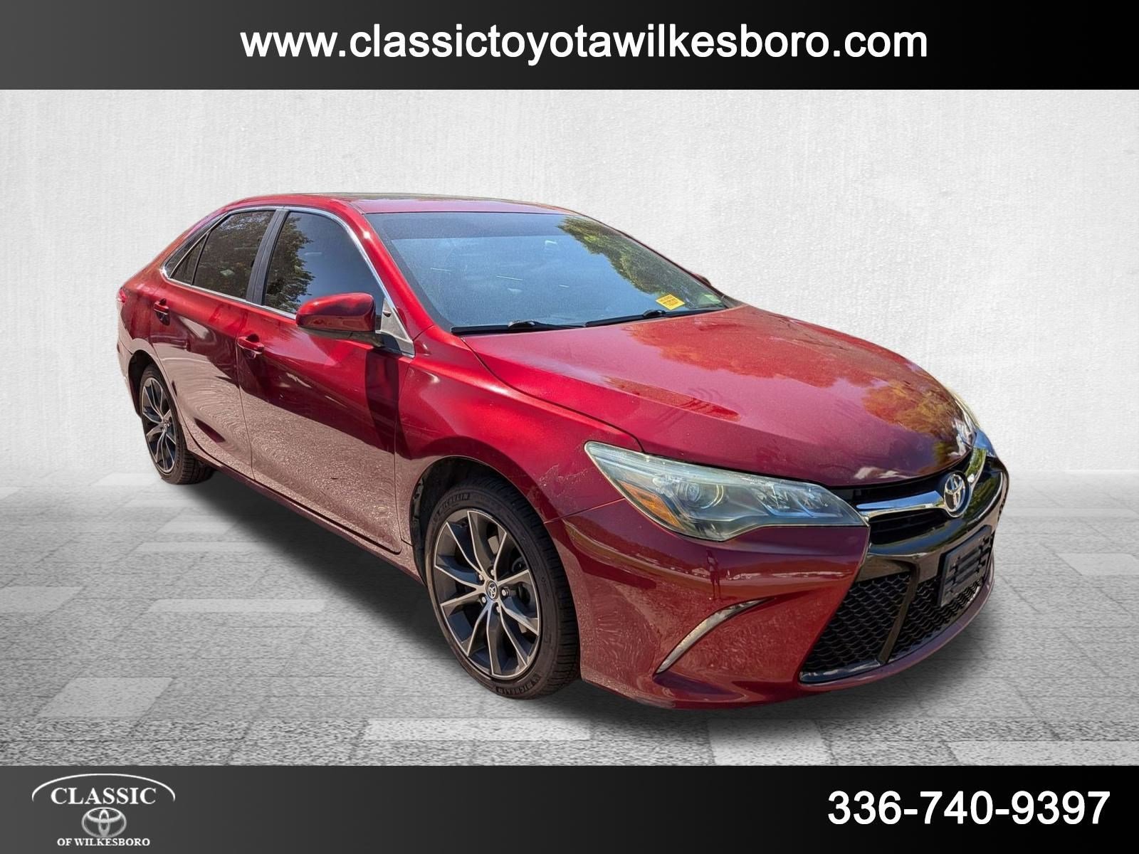 2015 Toyota Camry XSE photo 3