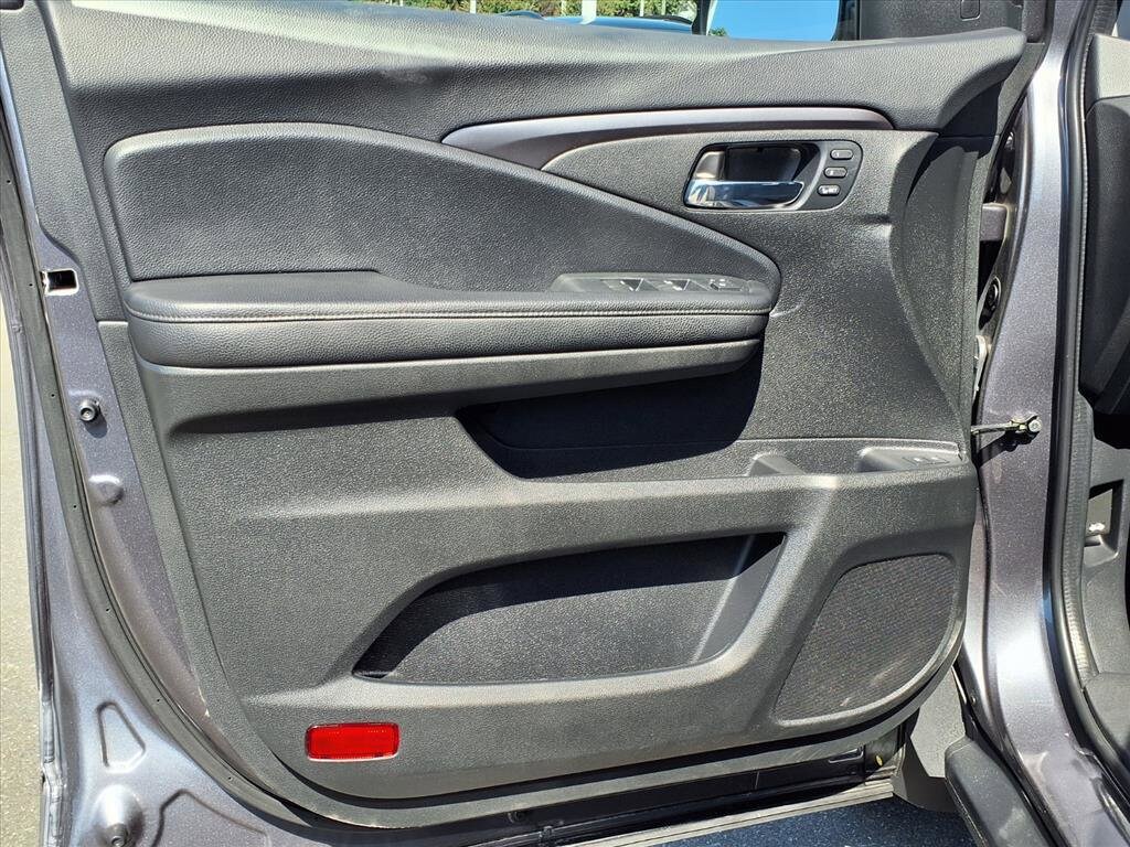 2022 Honda Pilot Special Edition photo 4
